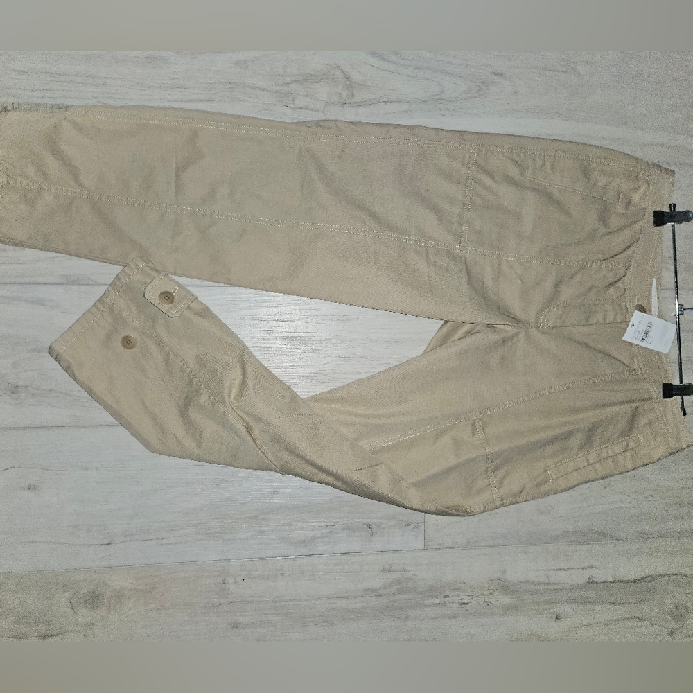 Nordstrom Signature Women's crop/Capri pant size 10 NWT